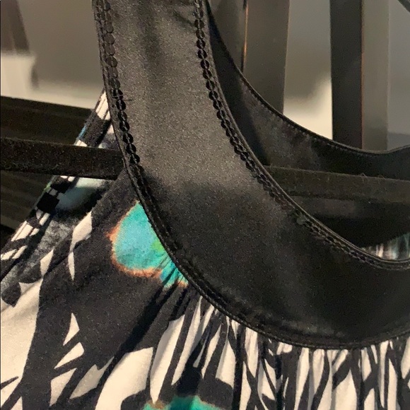 Multicolor tank with satin neckline and sequins - Picture 2 of 3